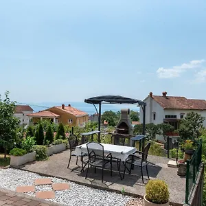 apartman-vita.primorje-gorskikotar.com/